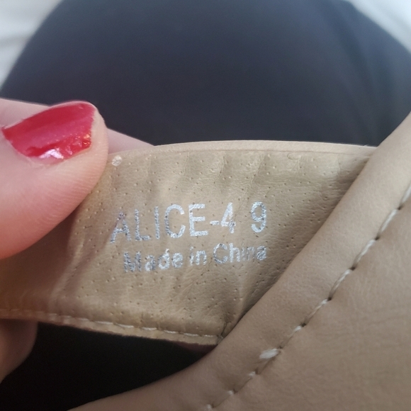 Cream color sandals with 3" heel NEW SIZE 9 - Picture 5 of 6